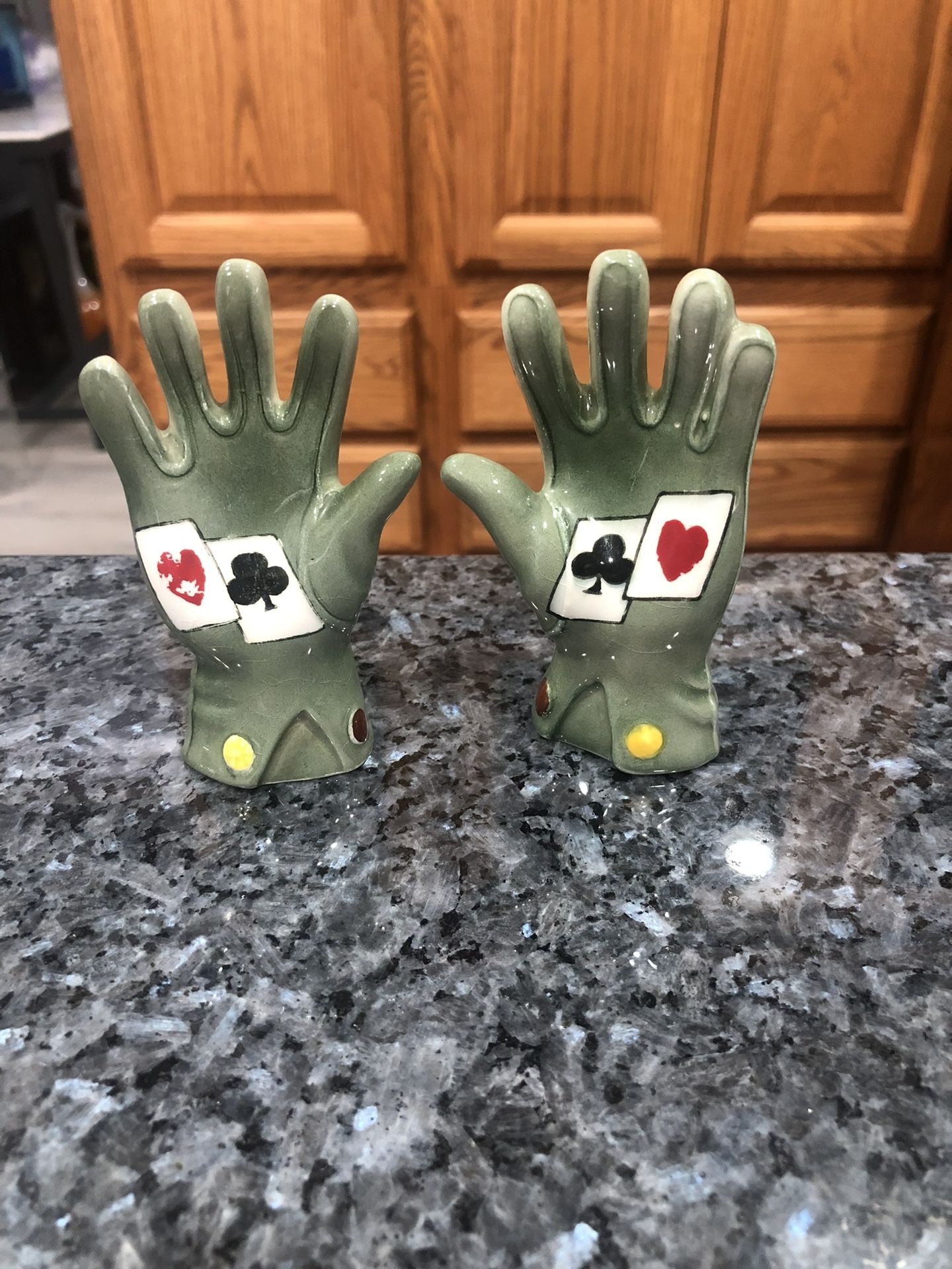 Vintage Poker Card Players Hands Salt & Pepper Shakers Green Gloves 1950s . Made in Japan stamped Japan on the bottom. Preowned minor paint wear