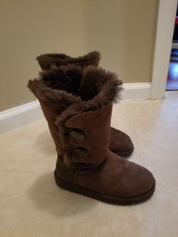 Brown boots. Girl's size 13 Uggs with box