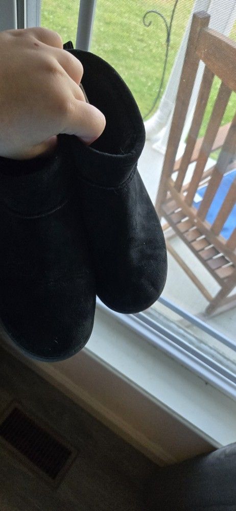Black Boots
