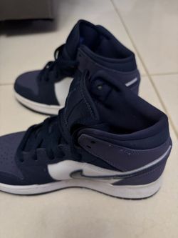 Jordan 1s Dark Blue and Black Nike 3.5Y
