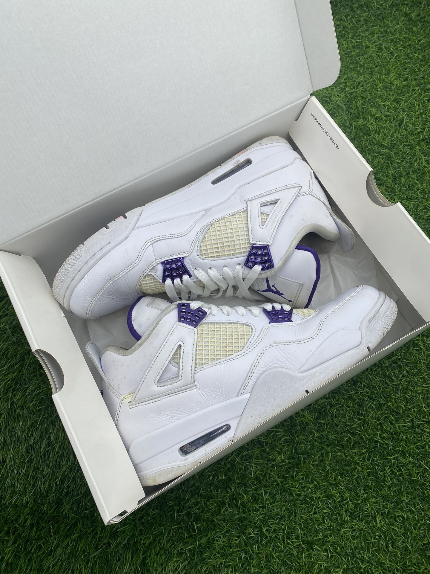 Jordan 4 “Metallic Purple” Size 11M