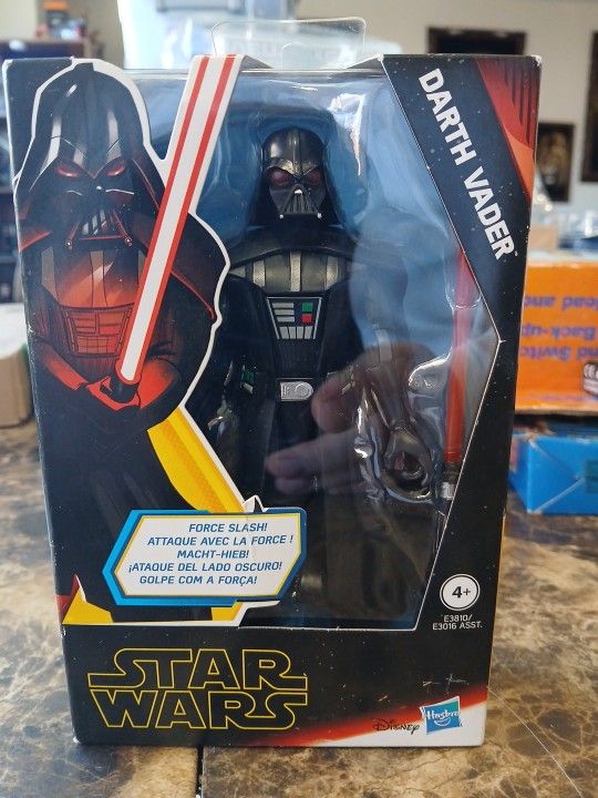 DARTH VADER STAR WARS 5” ACTION FIGURE NIB GALAXY ADVENTURES +SABER 2019 HASBRO
This is a 5-inch Darth Vader action figure from the Star Wars Galaxy