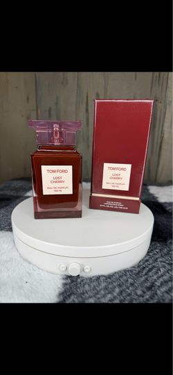 Women perfume Tom ford lost cherry ( Negotiable)