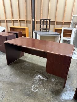 Commercial Executive Office Desk – Cherry Finish – Heavy Duty