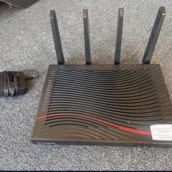 Netgearw Nighthawk X4S AC3200 WiFi Cable Modem Router.