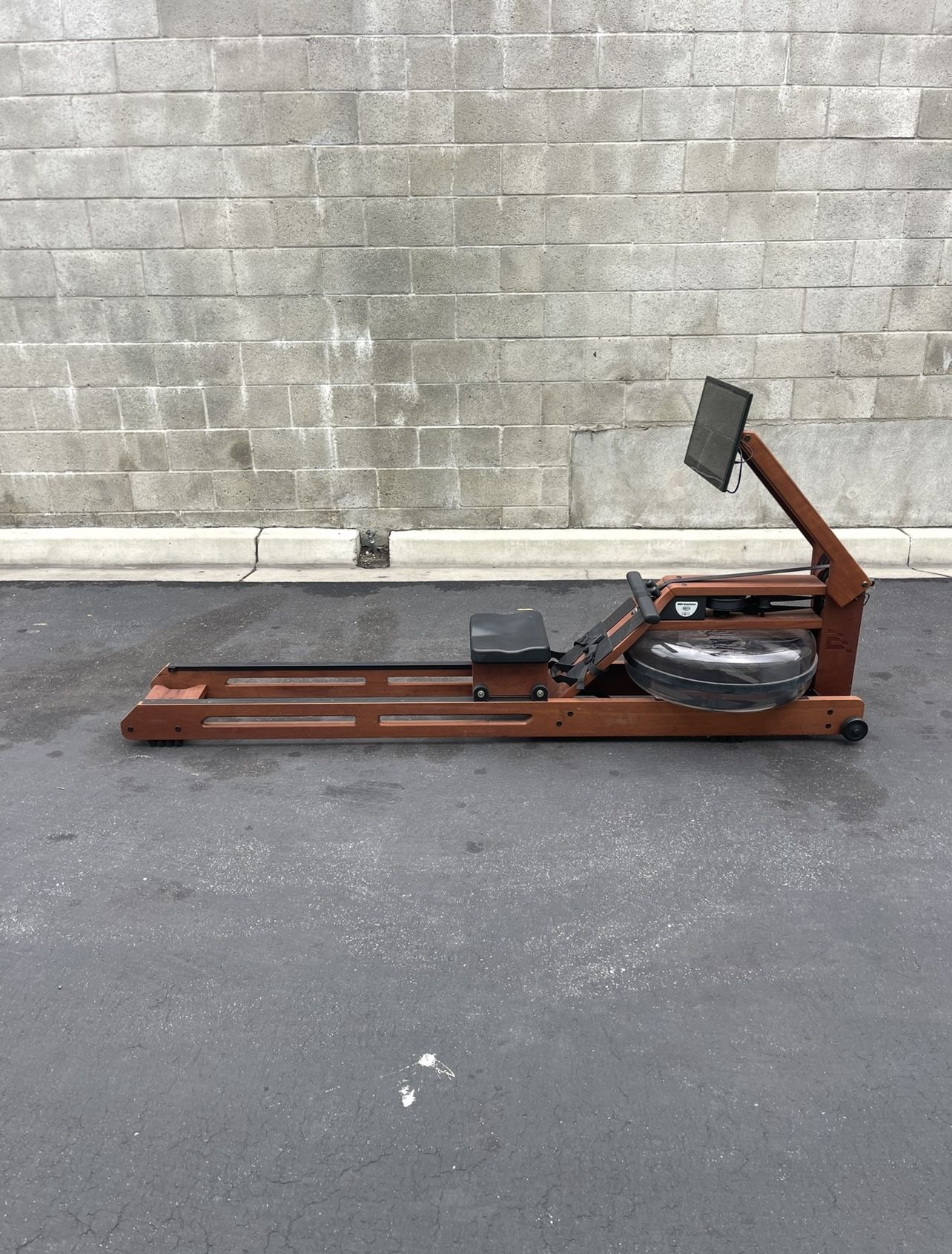 ERGATTA WATER ROWER Rowing Machine…. Home Gym Fitness….