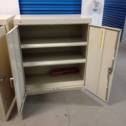 Metal Storage Cabinet With Keys With Adjustable Shelves 