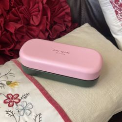 Kate spade sunglasses case NEW with cleaning clothes