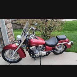 2015 Honda 750cc Shadow Areo 1700 Miles