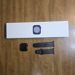 Apple Watch series 8, 41mm w/ band