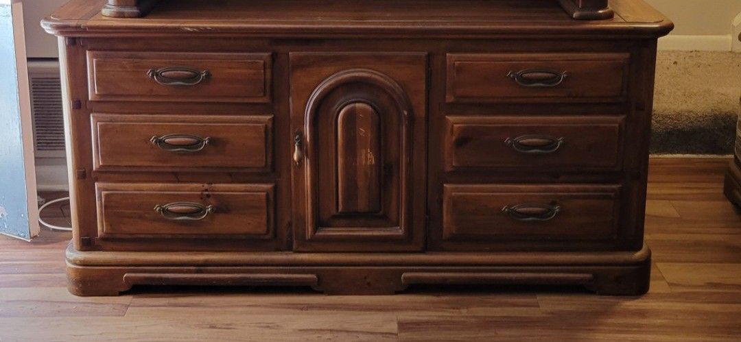 6 Drawer Dresser