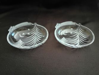 Nut dishes (2)