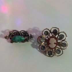 2 Minature Vintage Broaches.  Cute. Excellent Condition.