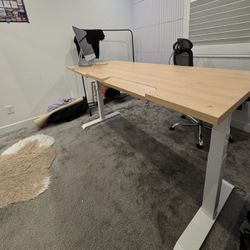  electric standing desk large 90”x 28” (approx) solid wood top sit stand office computer desk
