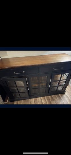 Tv Stand/Entertainment