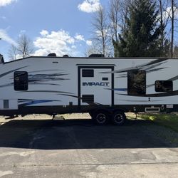 2015 Keystone Impact 303