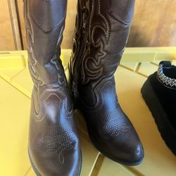 Girl Boots Perfect Condition,.