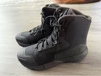 Under armor  boots 🥾