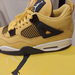 Air Jordan 4 Lightning Yellow 