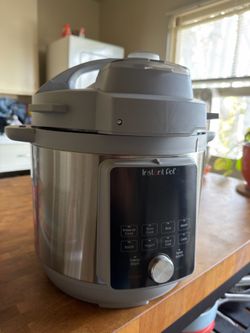 Instant pot pressure cooker