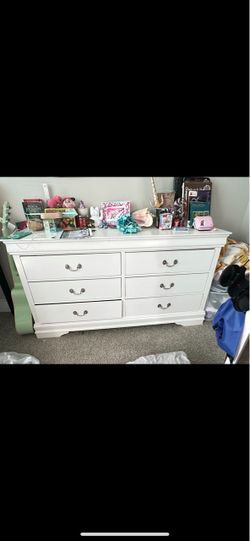 White 6 drawer dresser