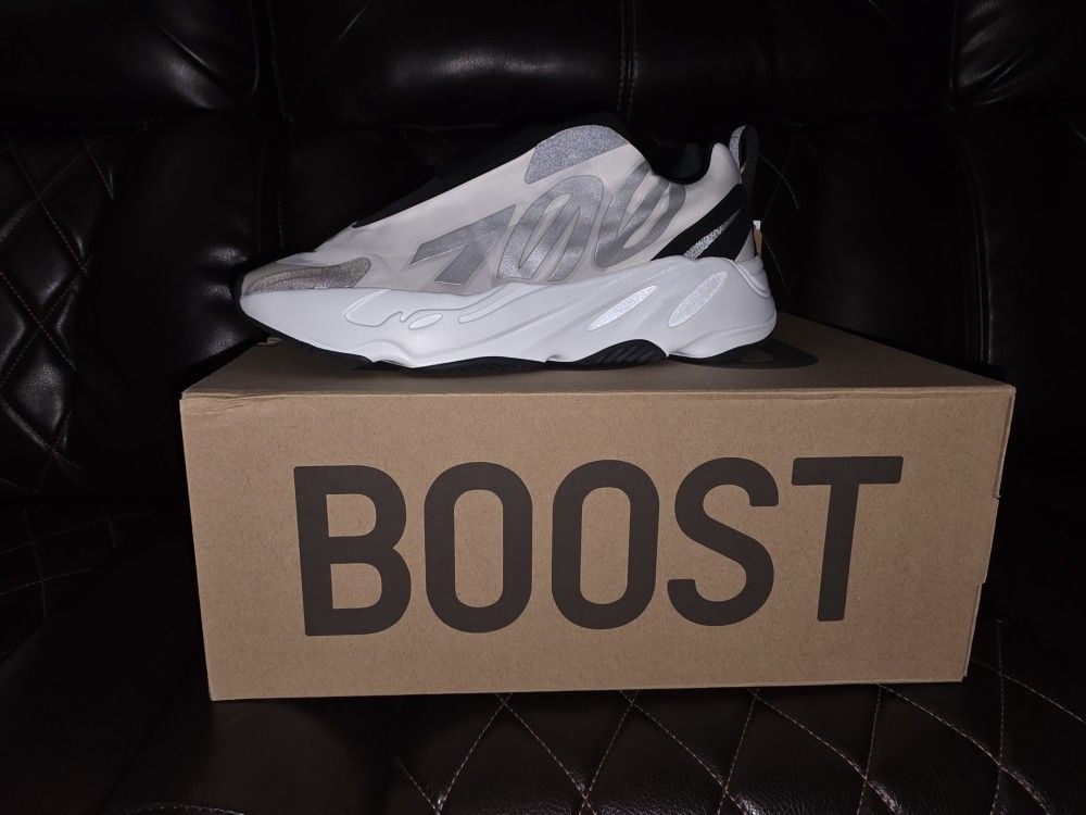 Adidas Yeezy Boost 700 MNVN