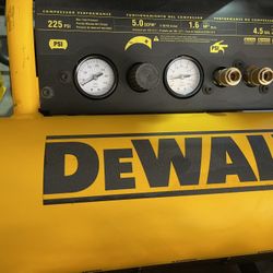 Dewalt Heavy Duty 4Gal Compressor 
