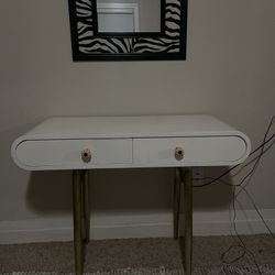 White Desk With Flower Knobs