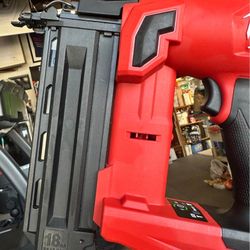 Milwaukee M18 Brad Nailer 18GA With 6ah Battery New