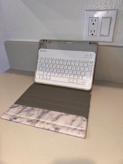 Fintie Bluetooth Keyboard with Folio Case