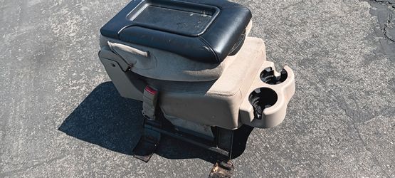 99-07 Chevy Silverado Tahoe Center Jump Seat Console