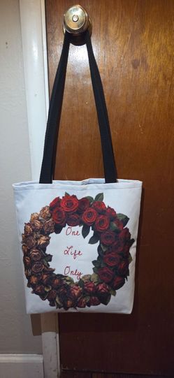 Wilting roses wreath tote bag