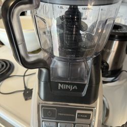 . Sistema de cocina profesional Ninja BL685 de 1200 W