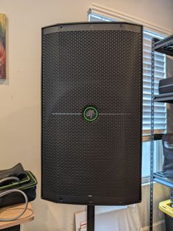 Mackie Thump 212 PA Speaker with carrying case