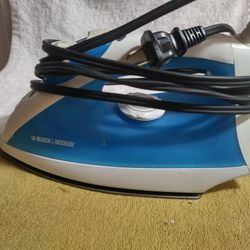 Black And Decker Iron 