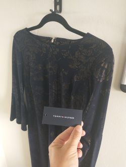NWT. Tommy Hilfiger Long Sleeve Blue And Gold Floral Dress Size 8