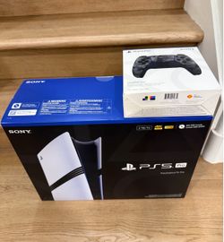 Sony PlayStation 5 Pro 2TB Video Game Console Brand New  BUNDLE (comes with extra controller)
