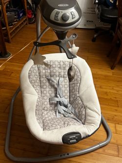 Graco Baby Swing (No Vibration Only Swing)