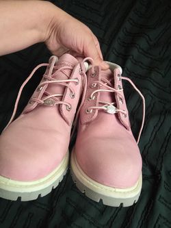 Like new rose pink Timberland boots size 7 women