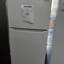 Refrigerator, Frigidaire new 18.3 Cu.ft fridge