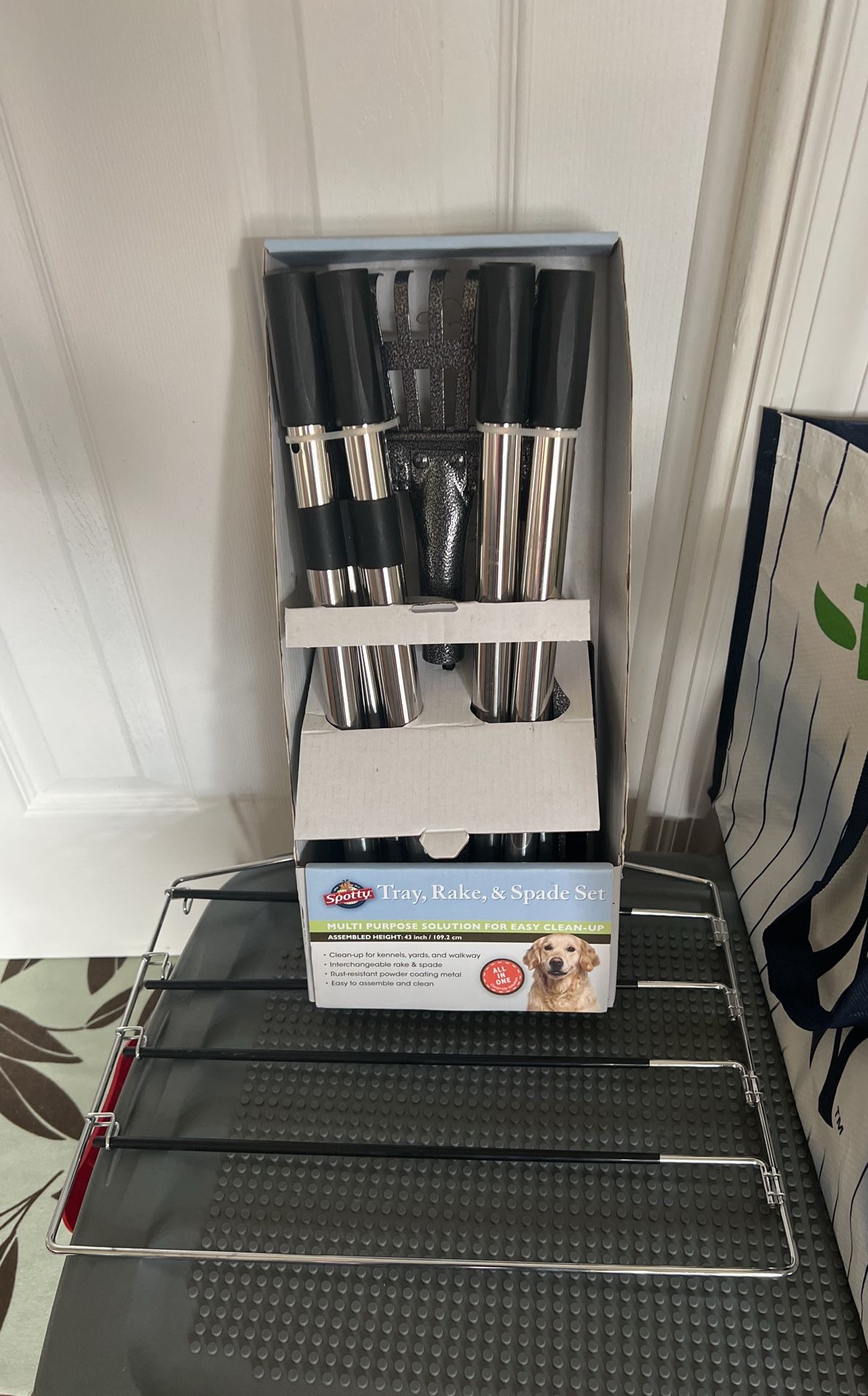 New Spotty Tray, Rake And Spade Set