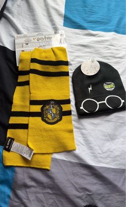 Harry Potter Hufflepuff Scarf and Beanie Set