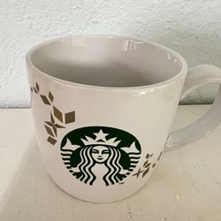 Starbucks 2013 Holiday Collection Coffee Cup Mug White 14 Ounce