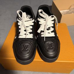 Louis Vuitton Trainer Black White Leather Low Top Men's Sneakers Athletic-US size 8