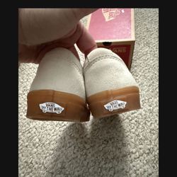 NIB WOMENS Vans Ward Sneaker -SIZE 8 SHOES