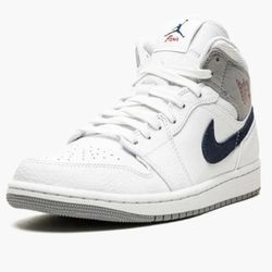 Air Jordan 1 Mid Paris