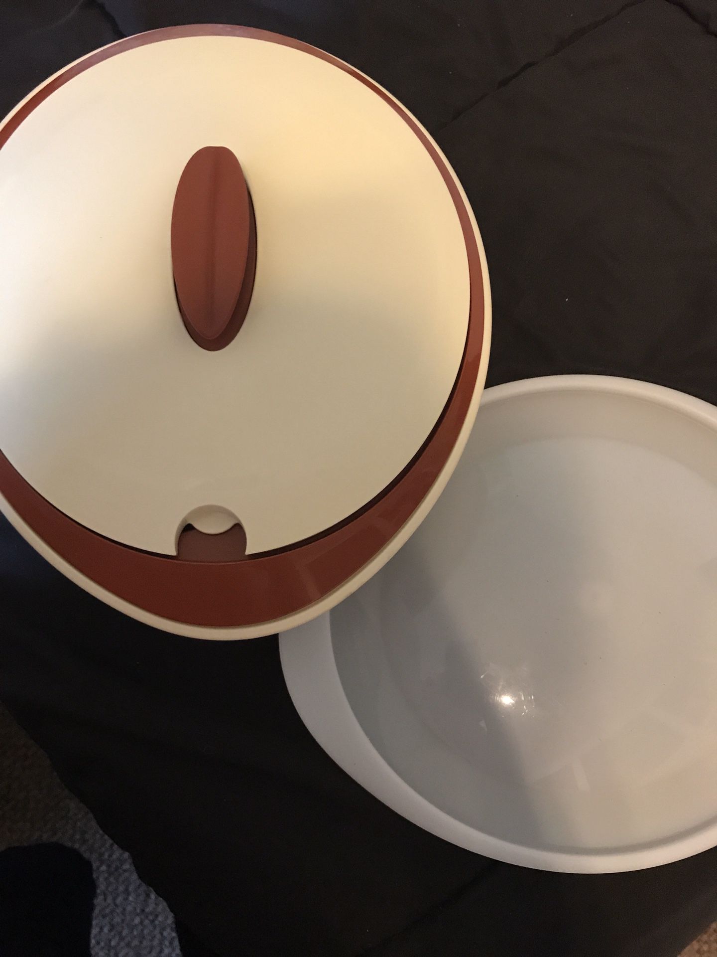 Tupperware cream and brown insulated bowl with lids