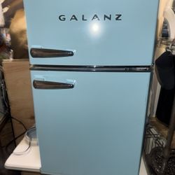 Galanz mini fridge