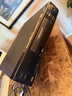 JVC HR-VP830 VHS VCR works great