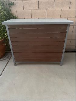 Outdoor bar